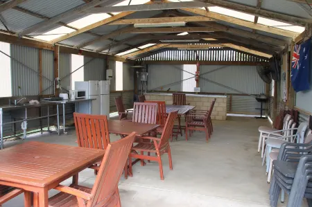 Seaspray Beach Holiday Park Отели в г. Донгара