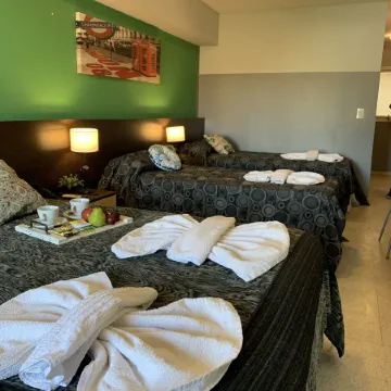 Novum Suites Отели рядом с достопримечательностью «Клиника «Алленде»»