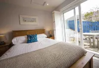 Mawgan Porth Apartments - Condos