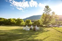 Hill Farm Inn - Manchester Hotels near Mount Equinox Skyline Drive