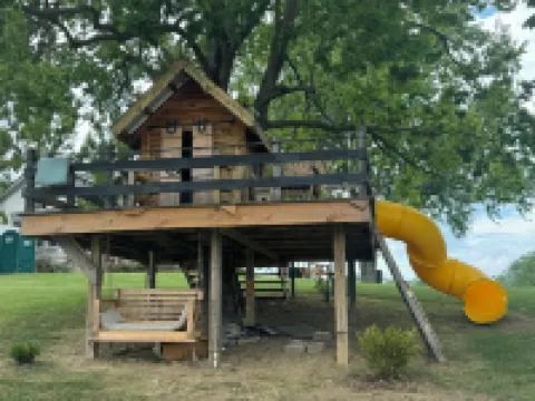 The B & B at Queenslake