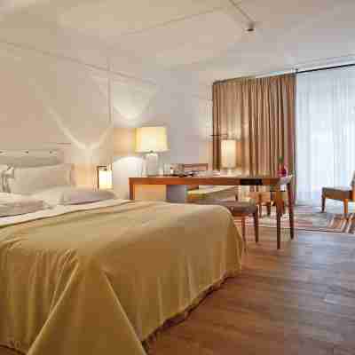 Louis Hotel Rooms
