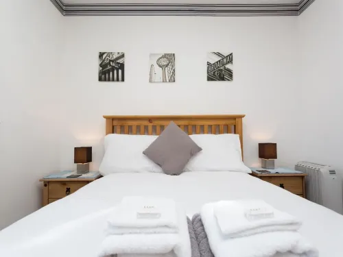 Deneside Guest House - Homestays