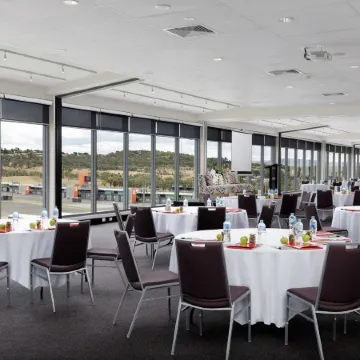 Rydges Mount Panorama Bathurst, an EVT hotel
