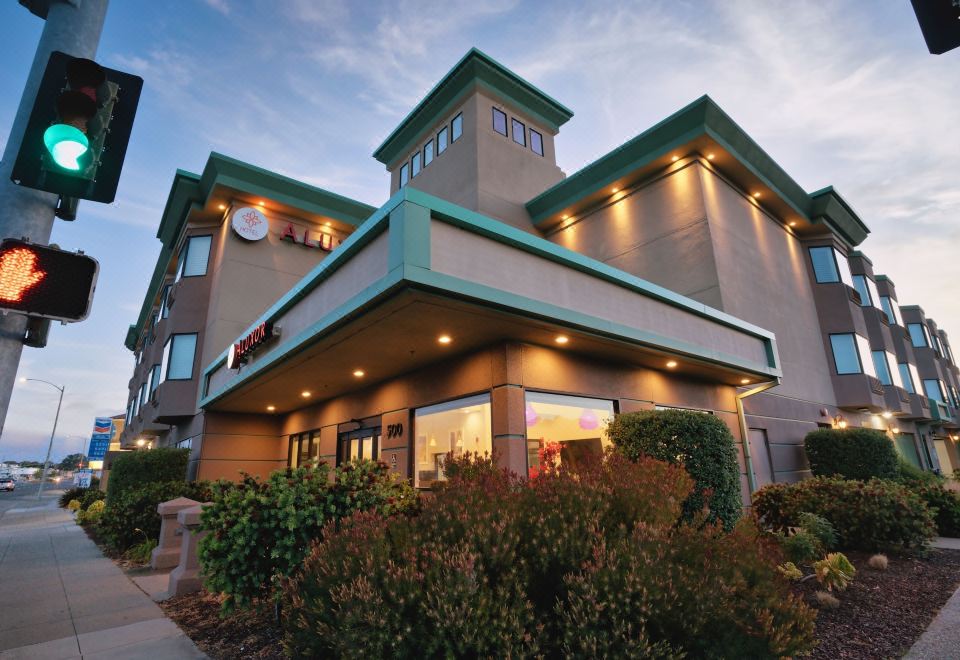 Hotel Aluxor SFO 외관