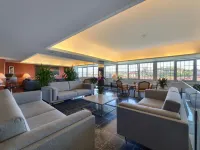 Hotel Avenida โรงแรมใกล้หาด Ondarreta Beach