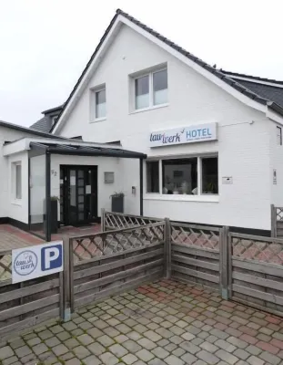 โรงแรม ทาวเวิร์ค