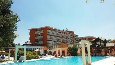 Hotel Terme Orvieto Отели рядом с достопримечательностью «Cristoforo Colombo»