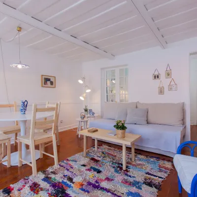 Alfama Sunny & Typical Apartment, by TimeCooler 圣维森特附近的飯店