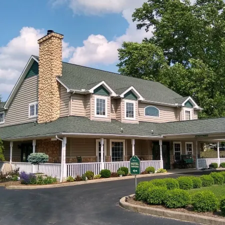 Hearthstone Inn & Suites