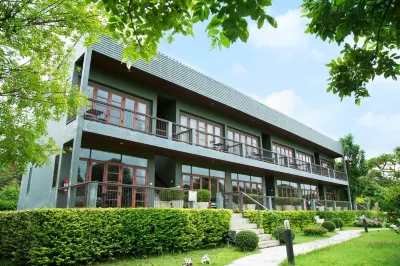 Doembangvilla Hotels near Ruan Thai Sakorn