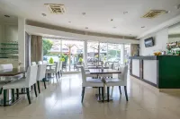 白色水域飯店 聖克魯斯住宿飯店