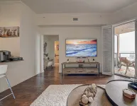 Ocean View Oasis next to Beach and Convention Center with free parking