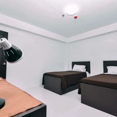 The Strand Suites and Dormitel Các khách sạn gần Công viên cá sấu Davao