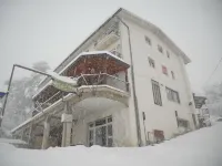 Casa-Albergo Tiroasegno - 2 estrellas