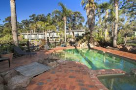 Fairway Motor Inn