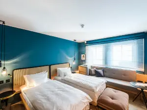Maximilian Hotel