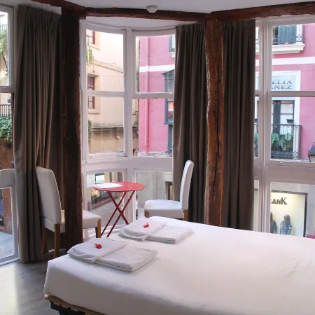 Pensión AliciaZzz Bed and Breakfast Bilbao