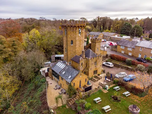 Castle at Edgehill - bars