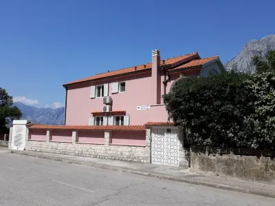 Maritimo Apartments Hotels in Ljesevici