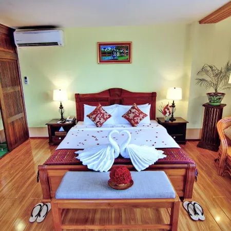 Shwe Ingyinn Hotel Mandalay