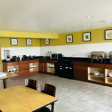 Country Inn & Suites by Radisson, Delta Park North Portland
