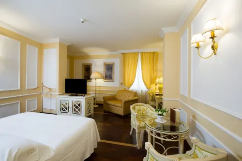 Palazzo Alabardieri Hotels in Naples