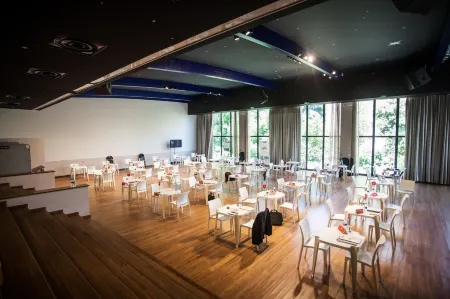 HÔTEL C Suites Chambres Spacieuses