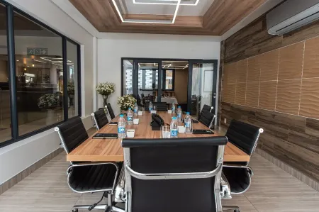 Loch Logan Hotel Отели в г. Motheo