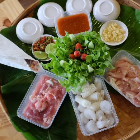 Nok Chan Mee Na