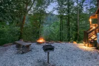 The Mighty Acorn, Bungalow is a delightful cozy tiny home in the woods.