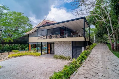 Natura Lake Hotel a Apulo