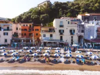 Sapphire Rooms - Beach