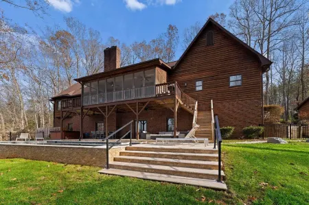 Winding down by Avantstay Sleeps 20 + Dock, View