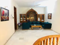 رويال إكزيكيوتيف جيست هاوس