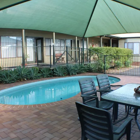 Lake Forbes Motel