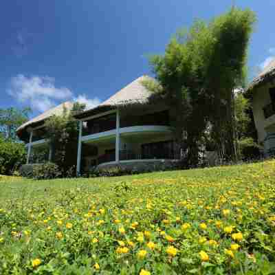 Amun Ini Beach Resort & Spa Hotel Exterior