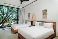 MVillas Luxury Hotel with Beach Club Access & Sauna Hotels in Villareal