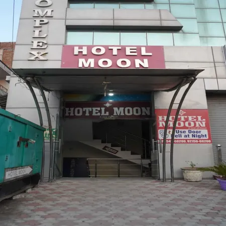 Hotel Moon