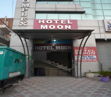 Hotel Moon