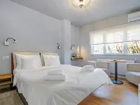 Pit4U Accommodation Hotels near Olympia Tower