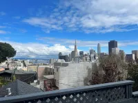 Charming Studio Sleeps 2 On the Park on Top of Hill, SweepingViews of the City
