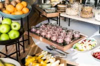 FREIgeist Göttingen Innenstadt, A Member of Design Hotels - breakfast