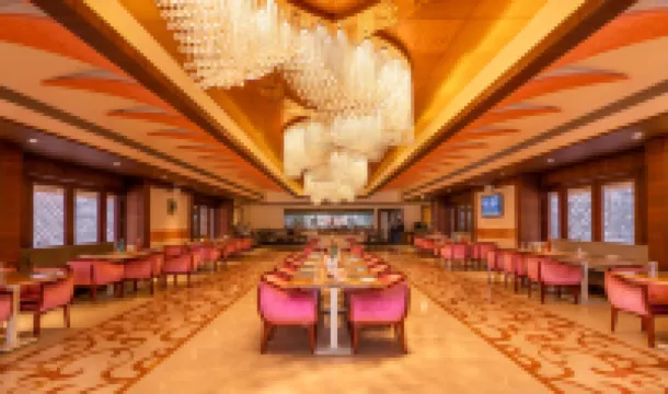 크레센트 스파 & 리조트