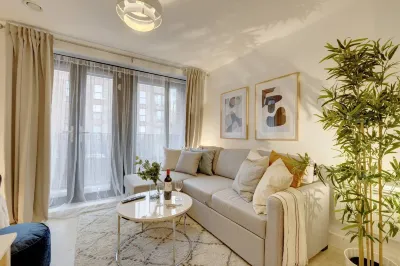 Lovely Flat in Kiln Close with Free Parking Các khách sạn gần Hartpury University and Hartpury College