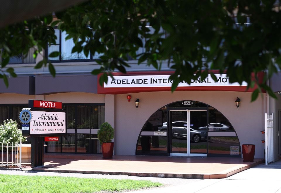 애들레이드 인터내셔널 모텔 외관 또는 객실 사진
