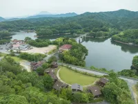 Ryokusuien Niji no Mura Cottage 난부 초 호텔