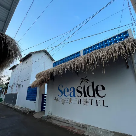 Seaside Hotel Отели рядом с достопримечательностью «Гили Траванган»