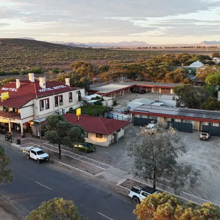 Hawker Hotel Motel