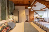 Large Holiday Villa in the Countryside in Belczna